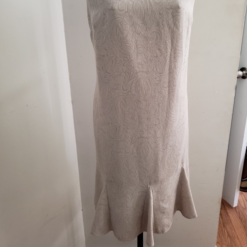 Dress - Picture 2 of 5